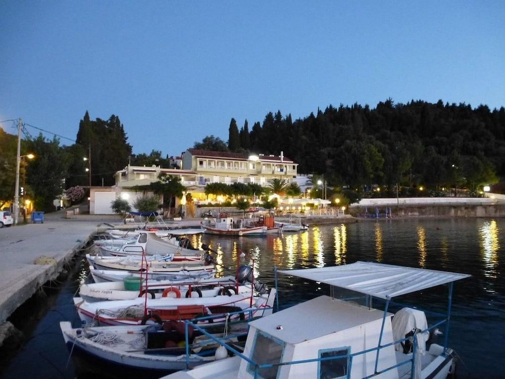 Golden Sunset Hotel Mpoukaris Exterior photo