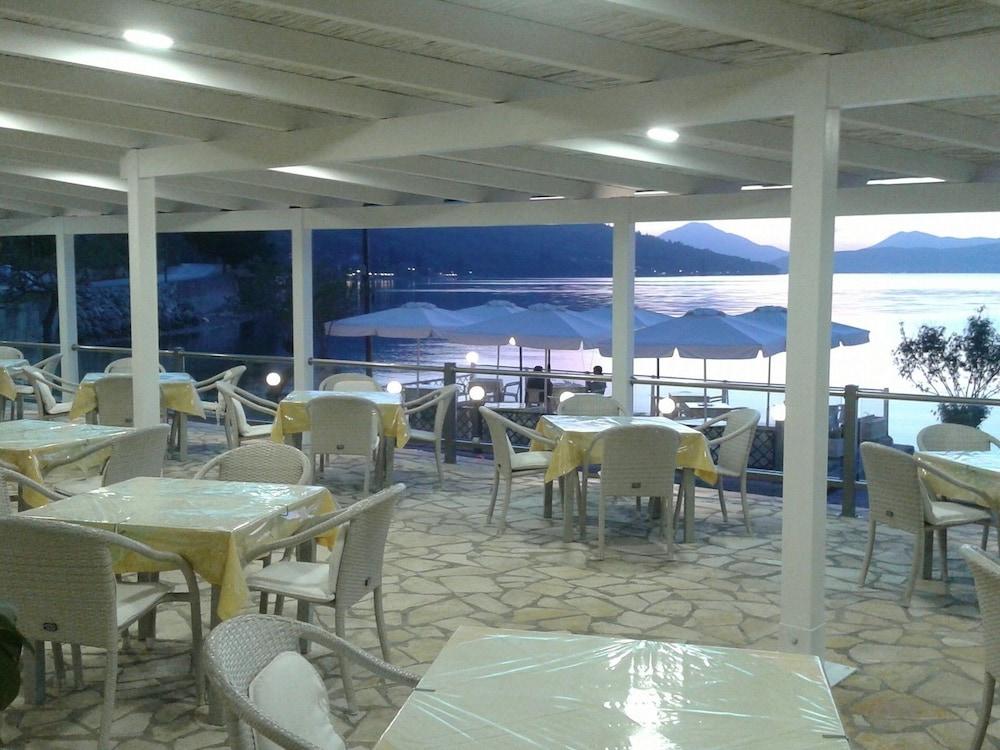 Golden Sunset Hotel Mpoukaris Exterior photo